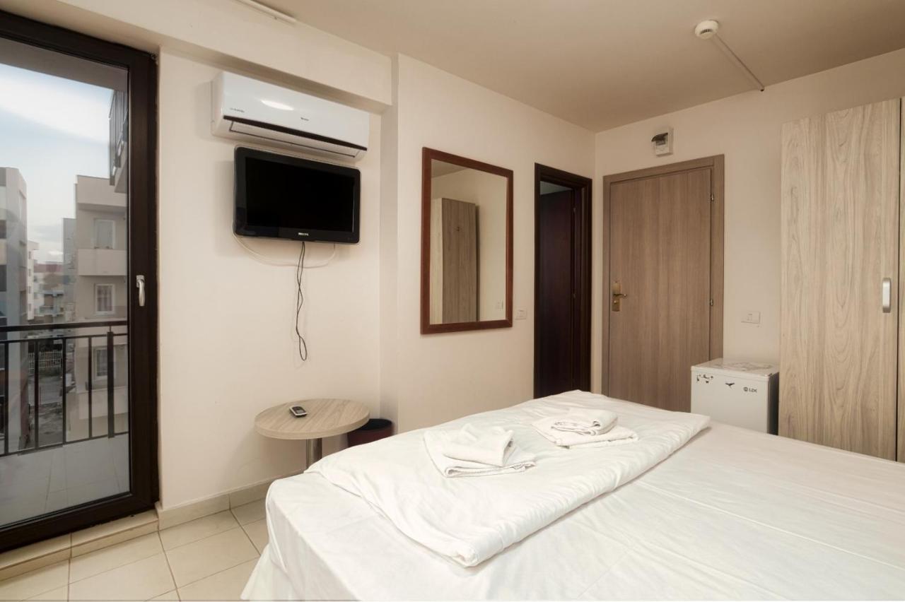 Hotel Cochet Constanta Bagian luar foto