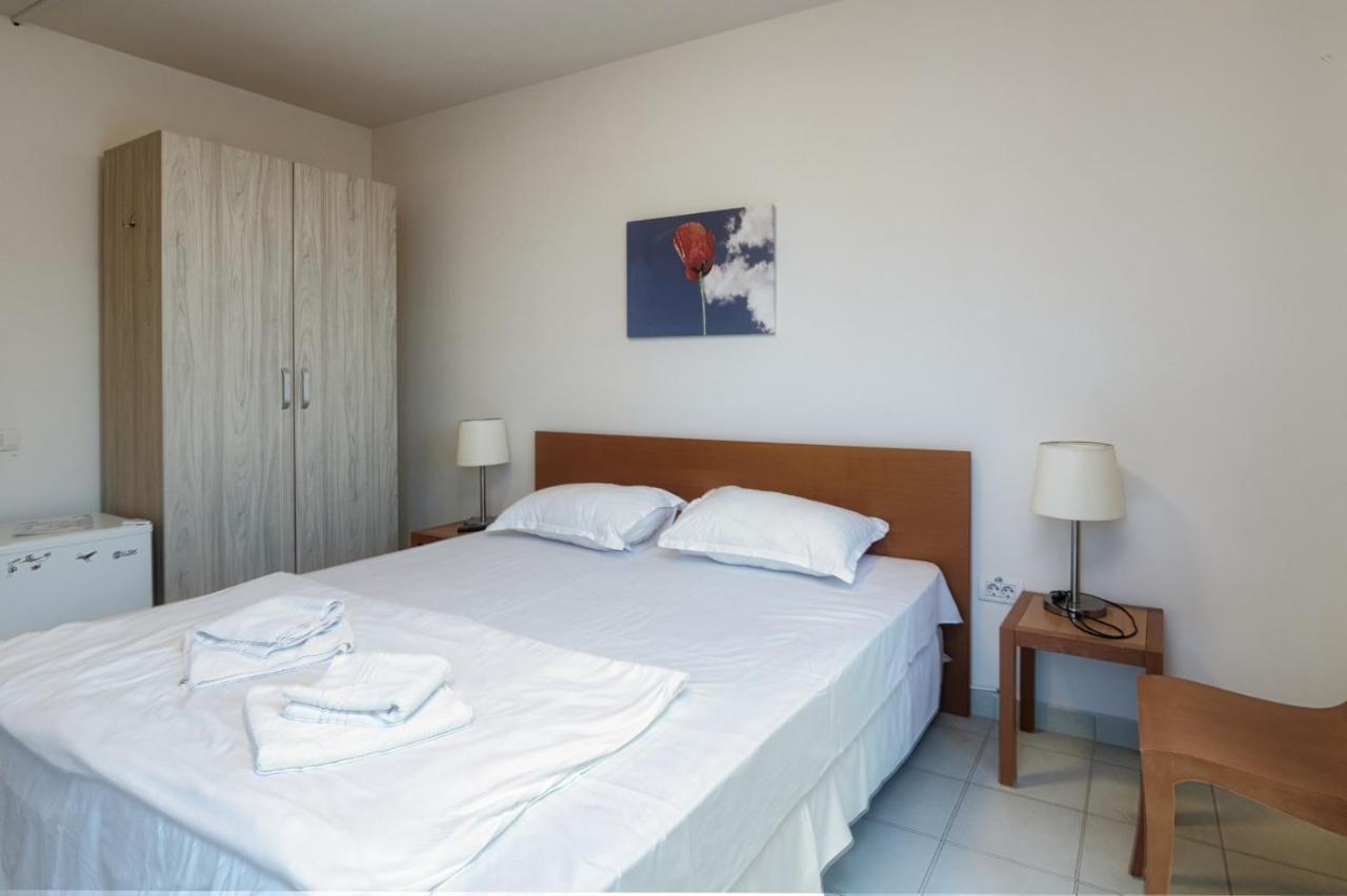 Hotel Cochet Constanta Bagian luar foto